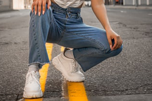 Load image into Gallery viewer, Metro